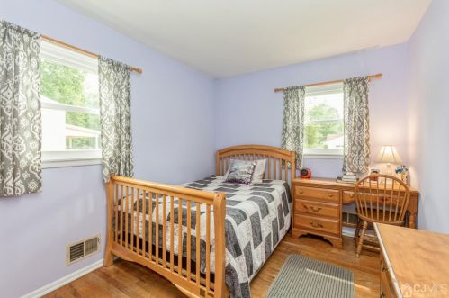 243 Oakland Ave, South Plainfield NJ  07080-4040 exterior