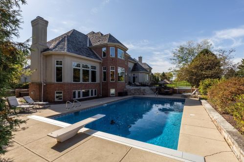 917 Evergreen Cir, Chenequa WI  53029-8636 exterior