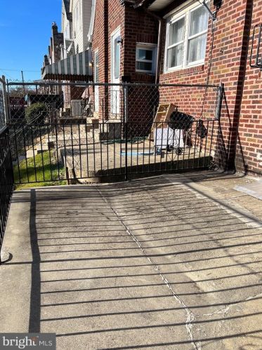 1329 Gilham St, Philadelphia, PA 19111-5523