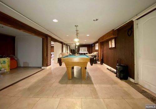 27 Union Ave, Nutley NJ  07110-3325 exterior