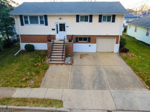 2008 Camplain Rd, Manville, NJ 08835-1660