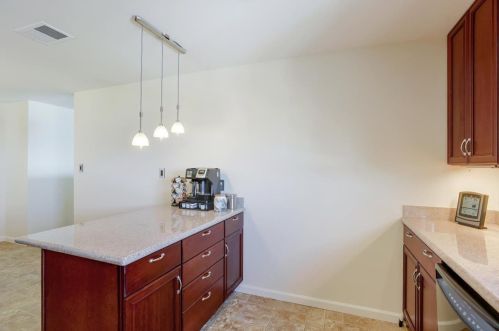 271 Goodwin Dr, San Bruno CA  94066-1660 exterior