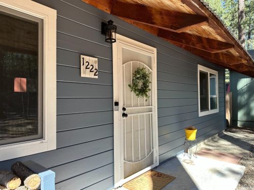 1222 Stockton Ave, South Lake Tahoe, CA 96150-7528