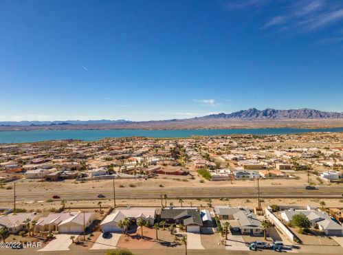 1311 Tanqueray Dr, Lake Havasu City, AZ 86404-1962