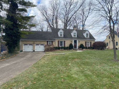 1941 Fairway Dr, Springfield, OH 45504-1218