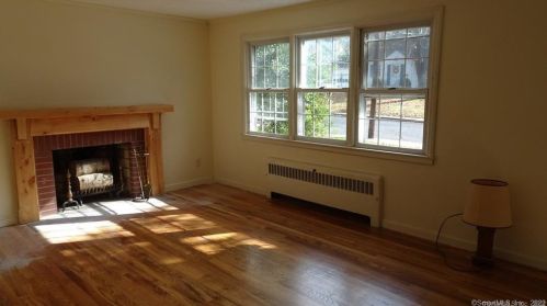 107 Helaine Rd, Manchester, CT 06042-3356