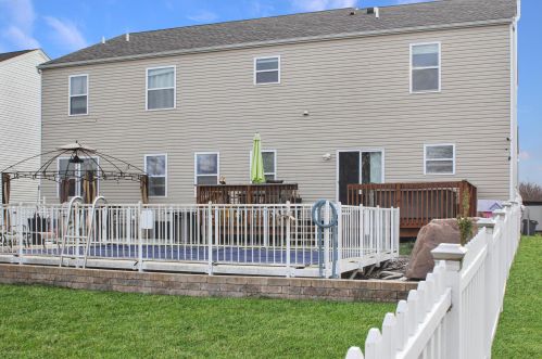 4500 Orangeberry Dr, Darbydale OH  43123-7924 exterior