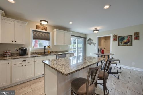 515 Spring Run Dr, Navy Sup Dpt PA  17055-5580 exterior