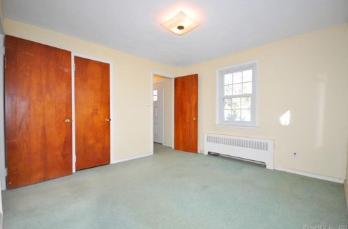 11 Hiram Ln, Bloomfield CT  06002-1224 exterior