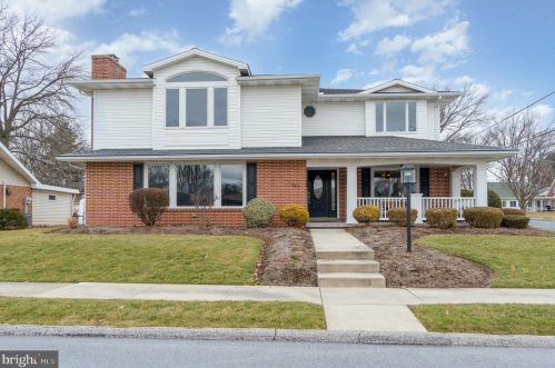 303 Beech Ave, Swatara, PA 17033-1608