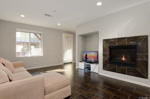 711 Azusa Ave, Irwindale, CA 91702