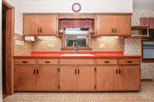 1426 Homestead Trl, Thiensville WI  53092-3217 exterior