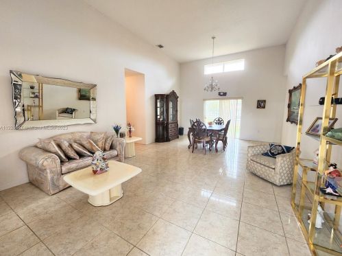 7055 4th Ct, Hialeah, FL 33014-4936