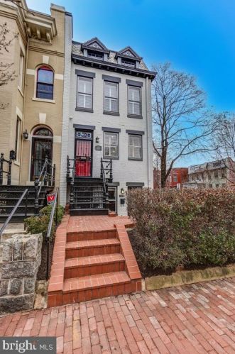 342 10th St, Washington, DC 20003-2157