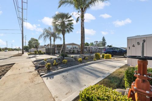 1459 Standiford Ave, Modesto CA  95350-0701 exterior
