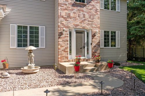 1911 25th St, Saint Cloud, MN 56301-9072