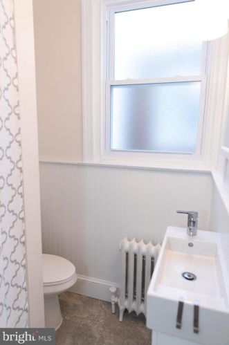 540 Chew Ave, Philadelphia PA 19120-2465 exterior