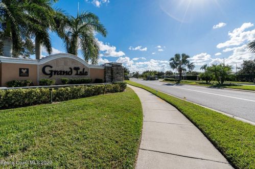 1491 Lago Mar Dr, Melbourne, FL 32940-6323