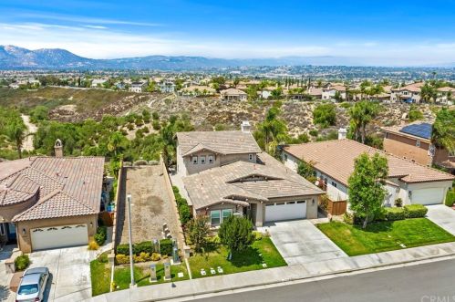 45035 Rutherford St, Temecula CA  92592-5529 exterior