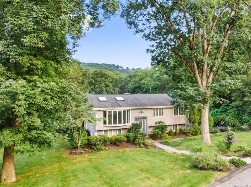 53 Tanager Rd, Mahopac, NY 10541-2355
