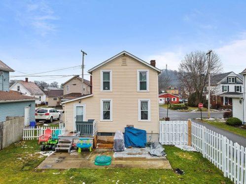 225 Elizabeth Ave, Evans City PA  16033-1087 exterior