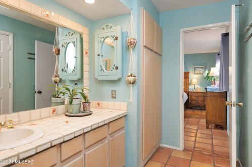 7552 Knollwood Cir, Tucson AZ 85750-2325 exterior