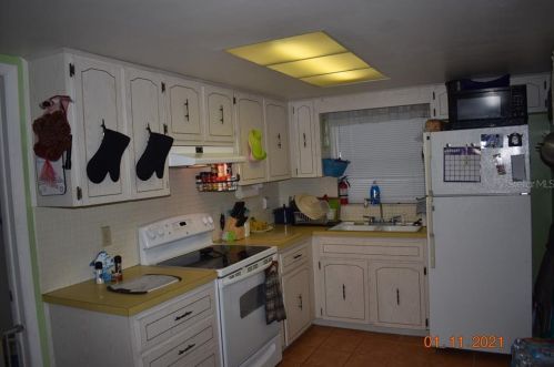 9243 Barrington Ln, Port Richey, FL 34668-4402
