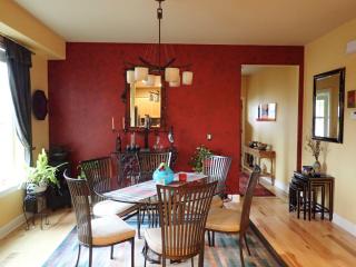 61164 Lodgepole Dr, Bend OR  97702-2880 exterior