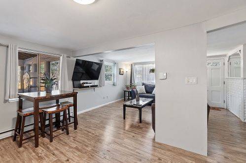 179 Main St, Salem NH  03079-1830 exterior