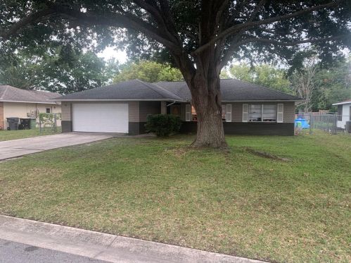 439 Short Dr, Kissimmee, FL 34759-4025