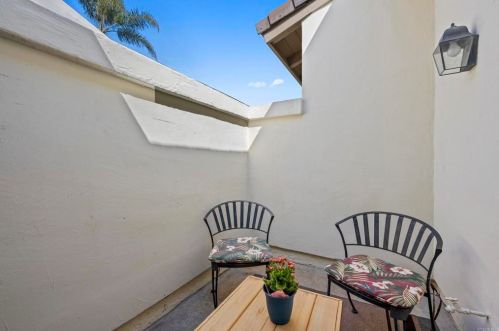 4821 Vigilant Way, Carlsbad CA  92008-3788 exterior