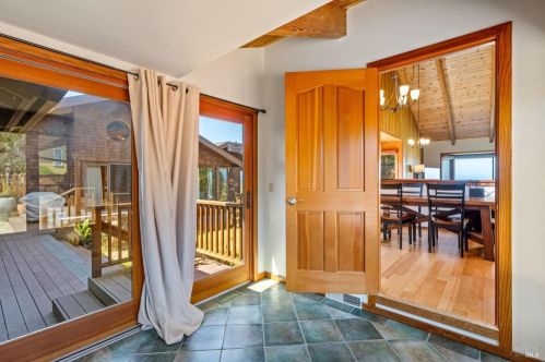 45465 Caspar Dr, Mendocino CA  95460-9727 exterior