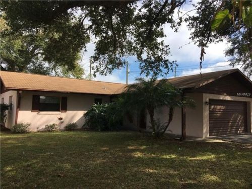 1402 Crystal Ct, Tavares, FL 32778-2949