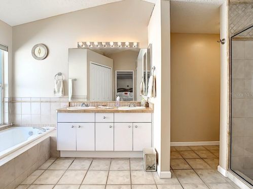 4784 Ridgemoor Cir, Palm Harbor FL  34685-3149 exterior