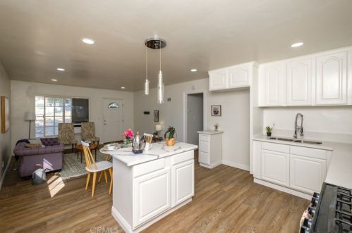 16434 Yucca Ave, Victorville CA  92395-3533 exterior