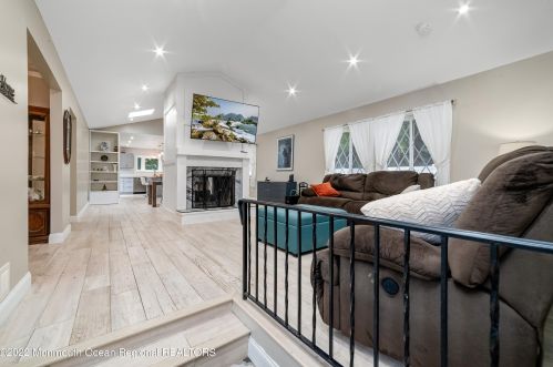 13 Pelican Dr, Berkeley Township NJ 08721-1654 exterior