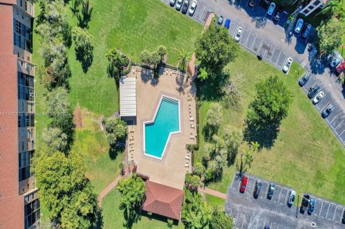 13700 14th St, Hollywood FL 33027-3517 exterior