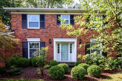 9806 Longwood Cir, Louisville, KY 40223-2810