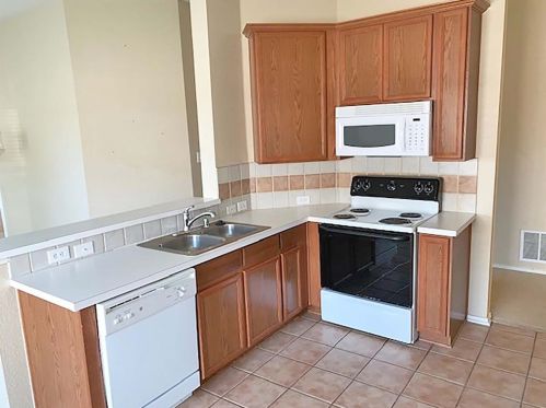 3708 Allison Dr, Denton, TX 76207-6008