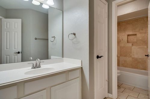 713 Sierra Ln, Lewisville TX  75028-7186 exterior