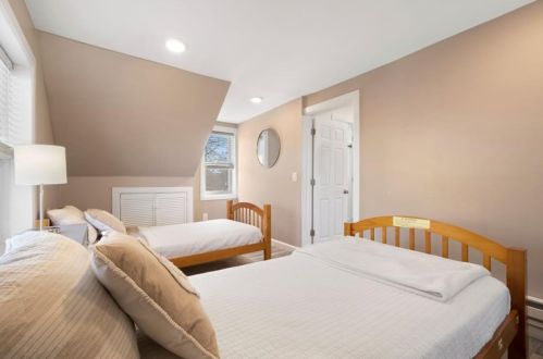 836 Point Judith Rd, South Kingstown RI  02882-5174 exterior