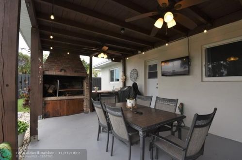 8421 17 Ct, Hollywood FL 33028 exterior