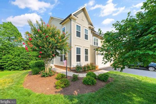 12026 Lake Dorian Dr, Bristow, VA 20136-6169