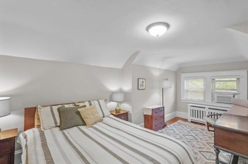 290 River Ave, Providence RI  02908-4217 exterior