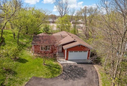 5375 Centennial St, Prior Lake, MN 55372-2002