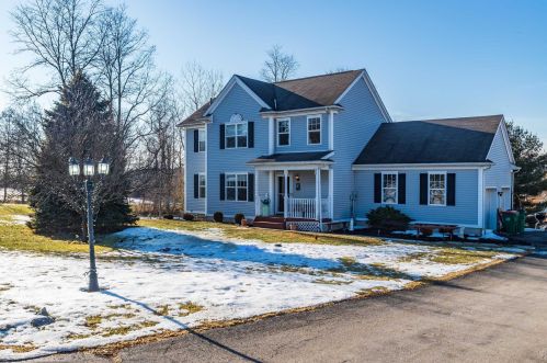 46 Green St, Poughquag, NY 12570-5506