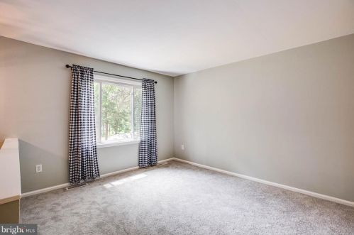382 Land Or Dr, Ruther Glen, VA 22546-1238