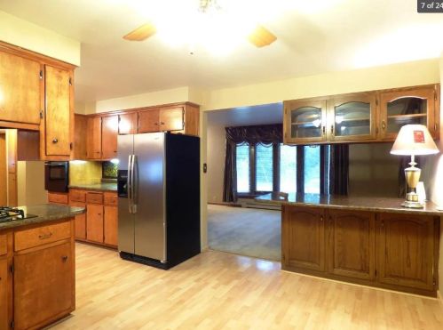 2588 Point Rd, Green Bay, WI 54304-1441