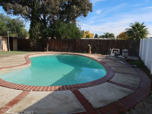 6800 Dorinda Dr, Riverside, CA 92503-1143