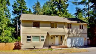 1618 Morgan Rd, Bremerton, WA 98312-2606